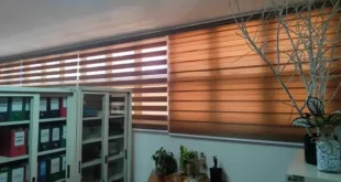 خرید پرده پشت شیشه مغازه