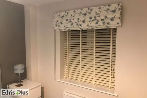 پرده کرکره ای و رومن اتاق خواب